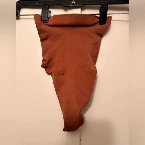 SKIMS mid waist sculpt thong X Small NWOT - Picture 2 of 5